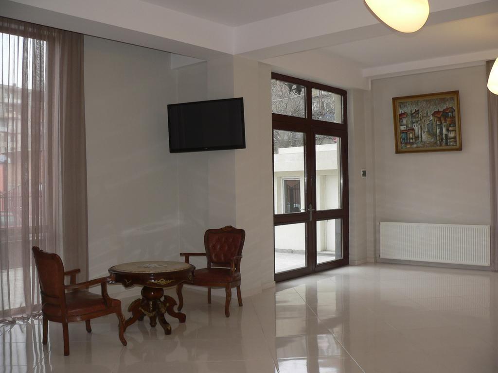 Big Bay Hotel Tbilisi Exterior photo